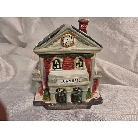 Cobblestone Miniature Town Hall - Picture 11 of 11